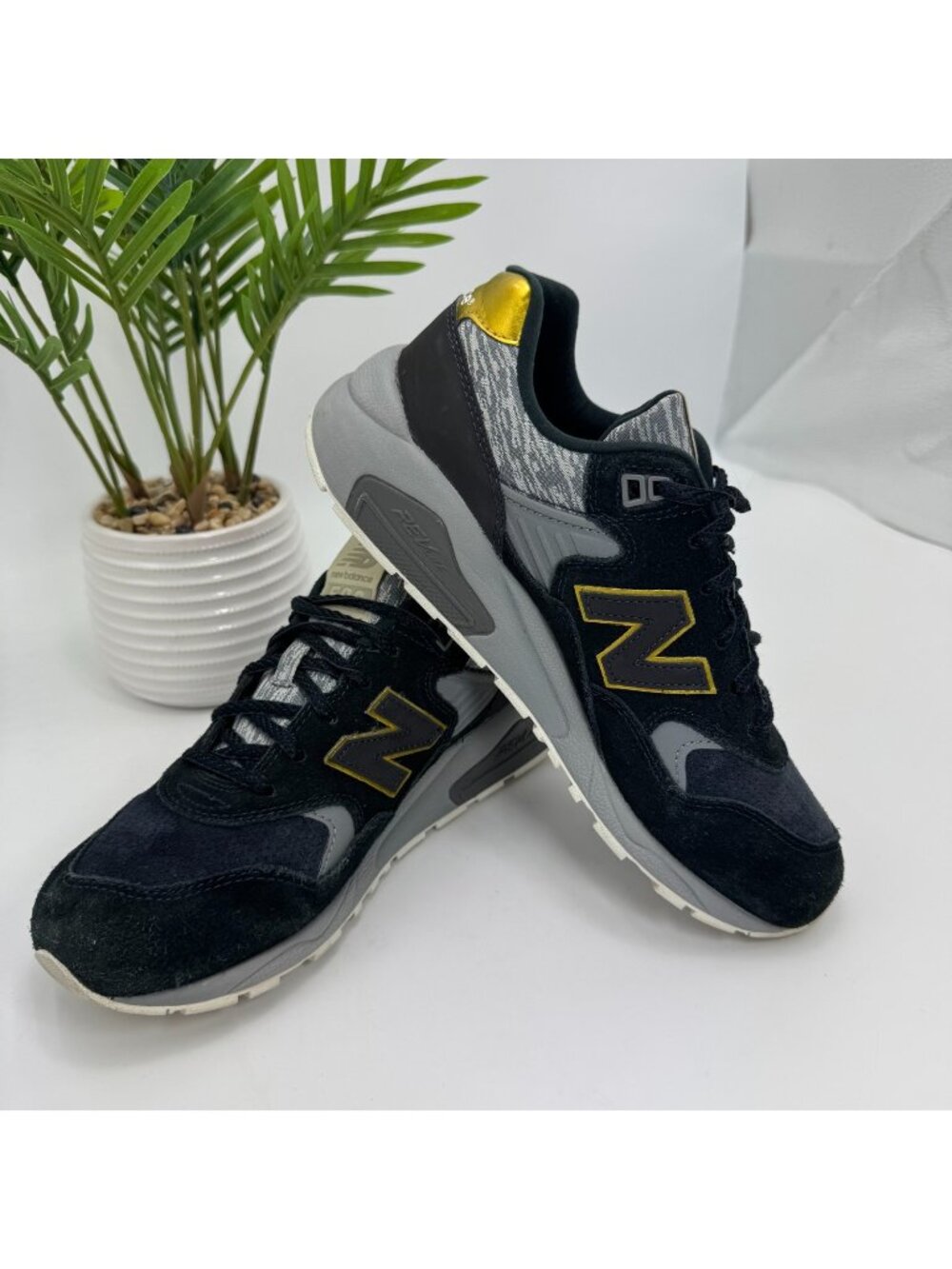New Balance 580 WRT580JA Athletic Sneaker Womens 8.5B Black Suede Sports Running